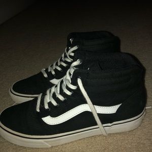 Black Vans High Tops Sk8-Hi